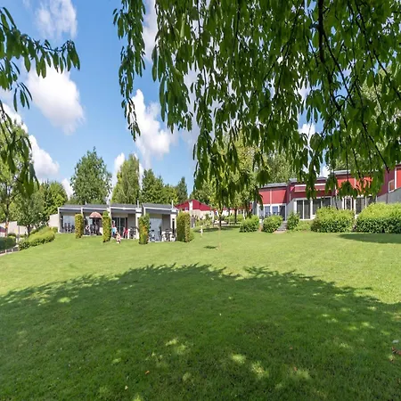 With Sauna And Bubble Bath, On A Park, 4 Km Valkenburg Holiday home